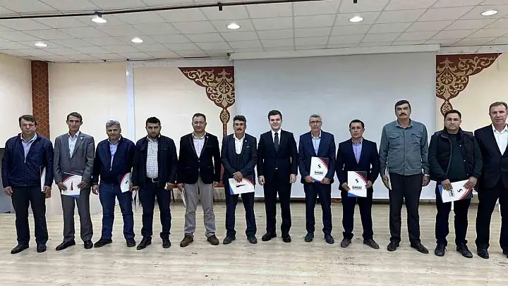 Depremin yaralarını sarmaya destek veren muhtarlara teşekkür belgesi