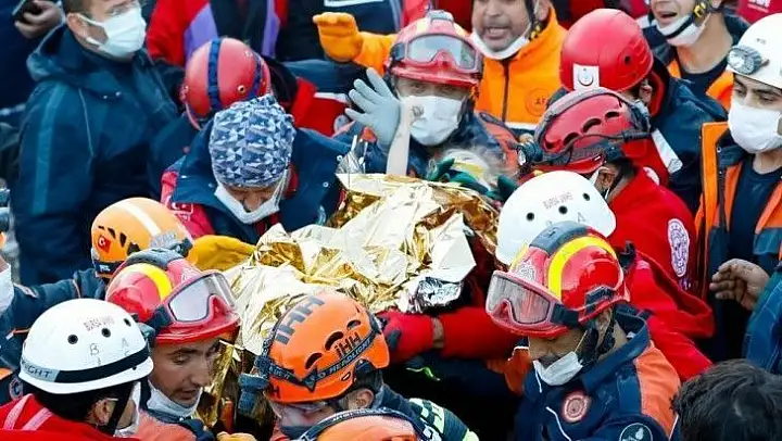 Depremzede Elif'in parmağı, bu kez YUVA'nın elinden tutacak