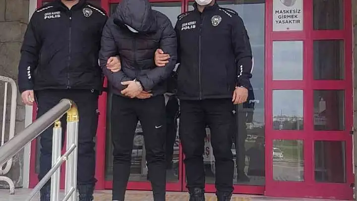 Didim'de tekne motoru hırsızları tutuklandı
