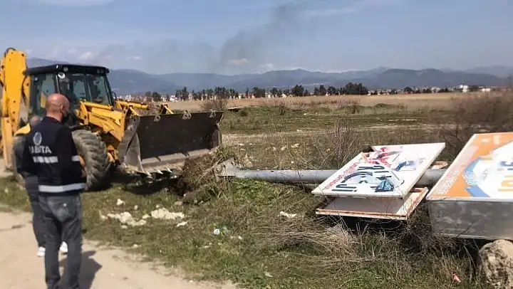 Edremit Belediyesi görüntü kirliliğine müdahale ediyor