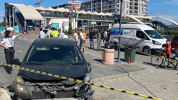 Edremit'te zincirleme kaza: 2 yaralı