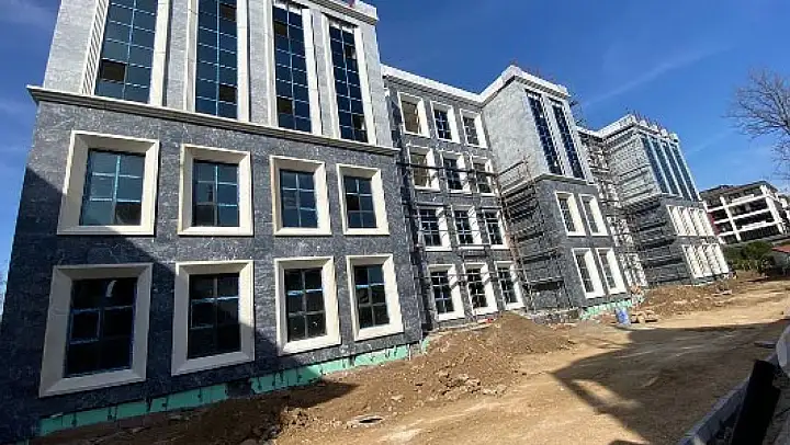 Edremit yeni hükümet konağı inşaatı tamamlanıyor