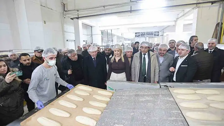 Ege'nin en büyük entegre ekmek üretim tesisi Merkezefendi'de açıldı