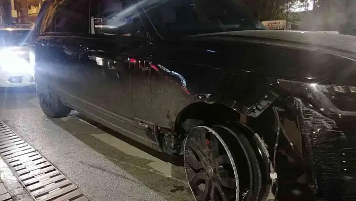 Ehliyetsiz ve alkollü sürücü lüks ciple jant üstünde giderken yakalandı