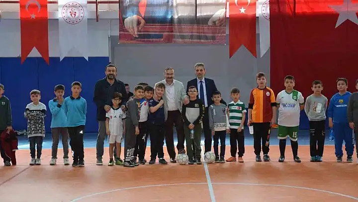 Emet Belediyesinden futsal turnuvası
