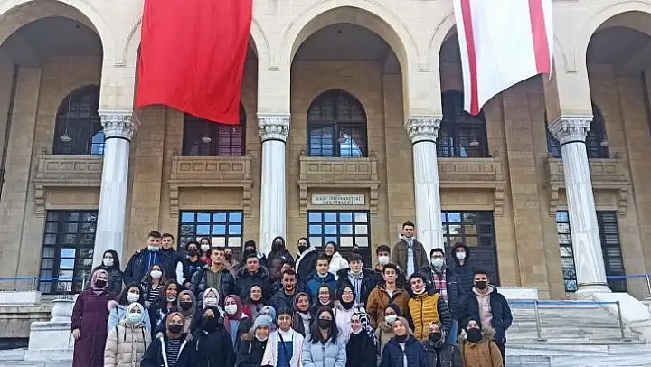 Emet'te üniversite sınavlarına hazırlanan öğrencilerin Ankara gezisi
