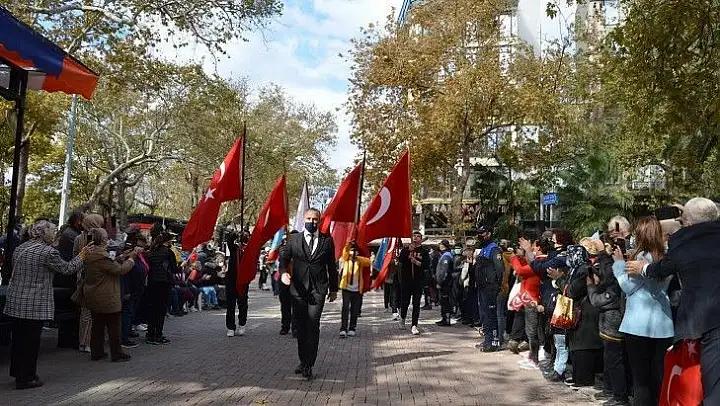 Erdek'te Cumhuriyet Bayramı coşkuyla kutlandı