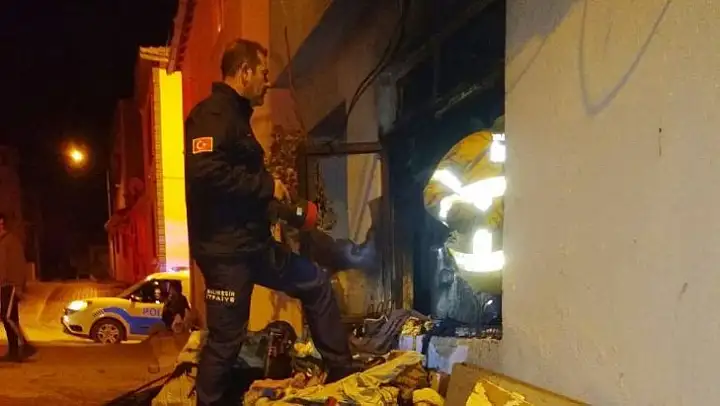 Erdek'te ev yangını korkuttu