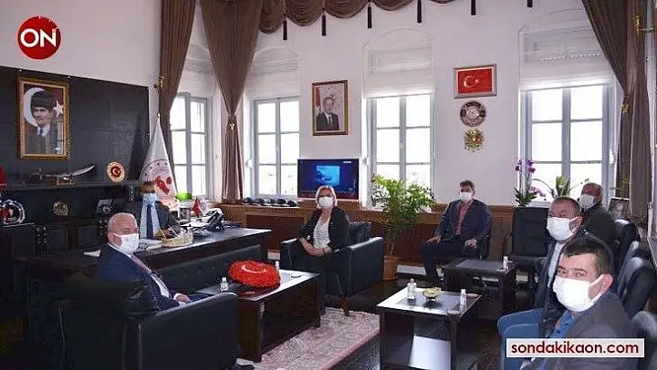 Erdek'te Muhtarlardan Kaymakam Atasoy'a ziyaret