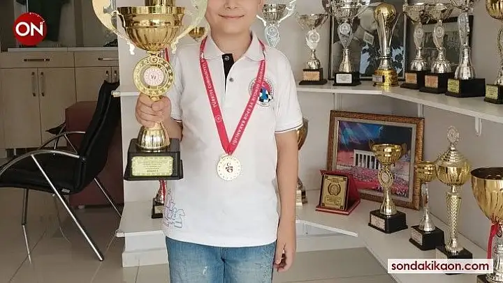 Erdekli küçük Gökay, satranç başarısı