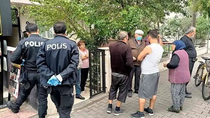 Evinde ölü bulundu
