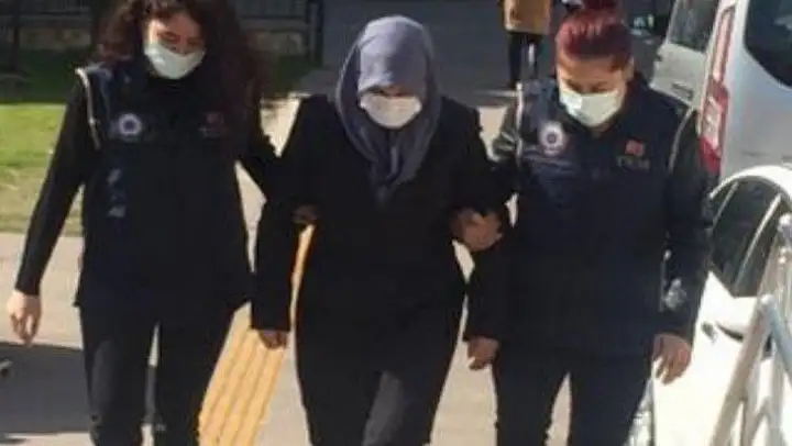 FETÖ firarisi öğretmen kadın sahte kimlikle yakalandı