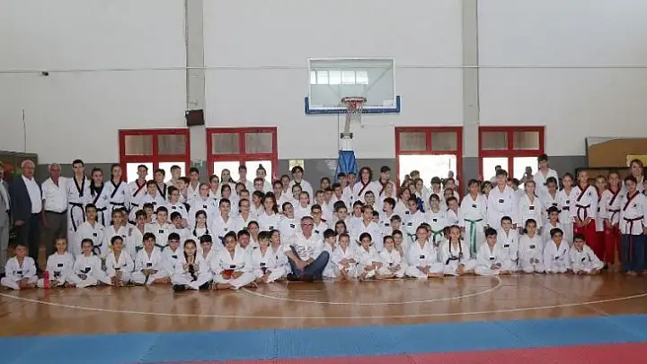 Gaziemirli sporcular madalyaları topladı