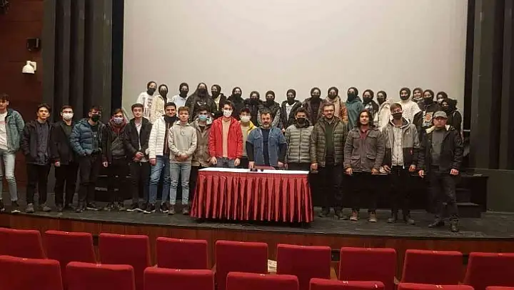 Genç sinemacılar bu atölyede yetişiyor