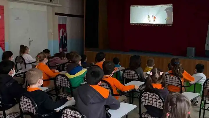 Gölge oyunuyla çocuklar enerji tasarrufunu öğrendi