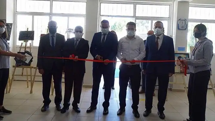 Havran Anadolu Lisesi'nde sanat sergisi