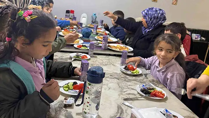 Hisarcık'ta özel öğrenciler kahvaltıda buluştu