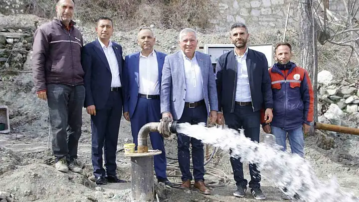 Honaz Belediyesinin sondaj çalışması Bağarası'na can suyu oldu