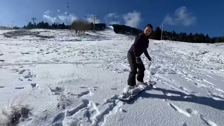 Hülya Avşar Uludağ'da kayak yaptı