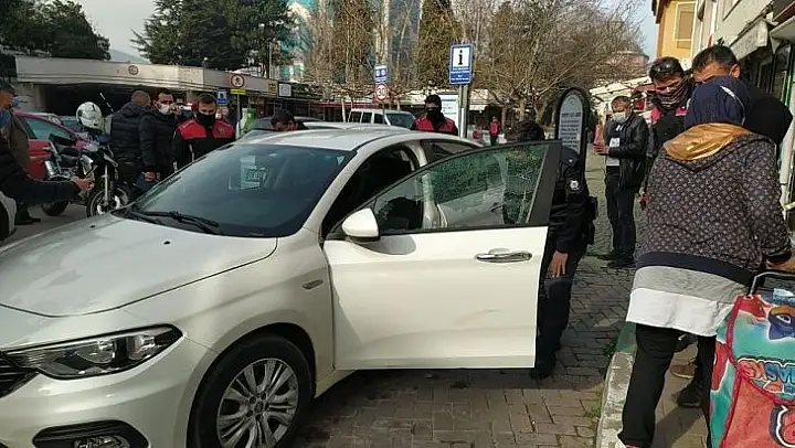 Husûmetlisini aracına bindiği sırada kurşun yağmuruna tuttu