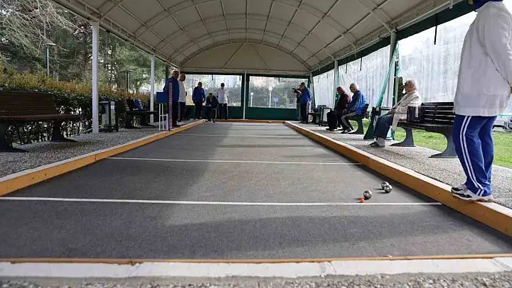 Huzurevi sakinleri Spor Festivali'nde gençlere taş çıkartmaya hazırlanıyor