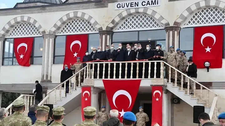İçişleri Bakanı Süleyman Soylu, Güven Camii'nin açılışını yaptı