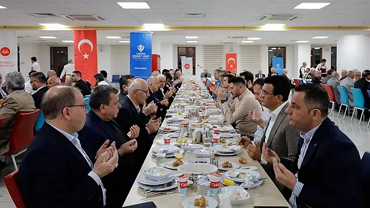 İftar sofrası 'İyilik yolunda kardeşlik köprüsü' için kuruldu