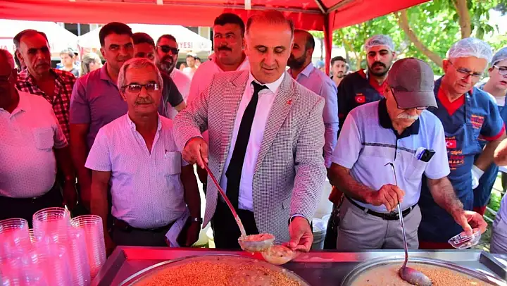 İncirliova'da halk aşureye doydu