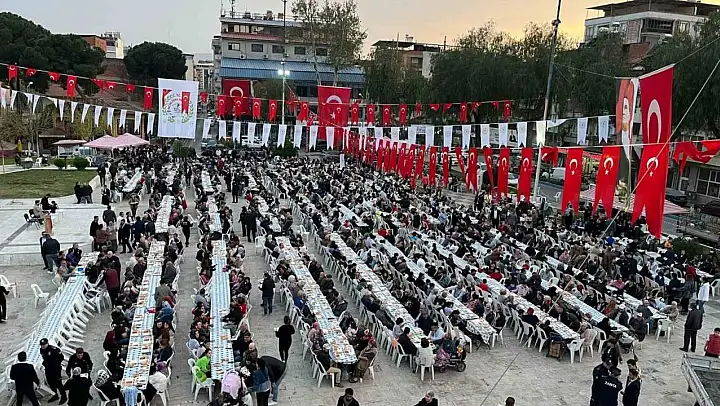 İncirliovalılar Kadir Gecesi İftarı'nda buluştu