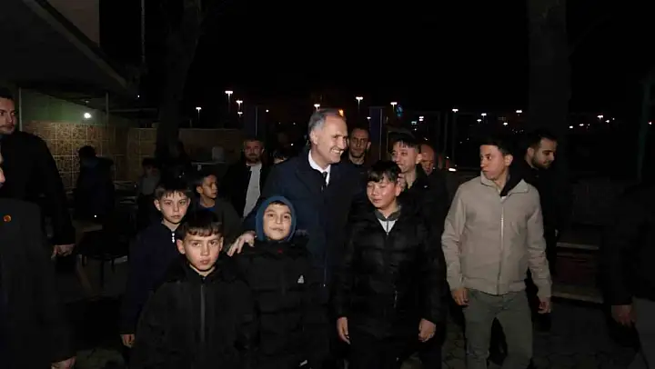 İnegöl Belediyesi'nden 2 camide kandil ikramı