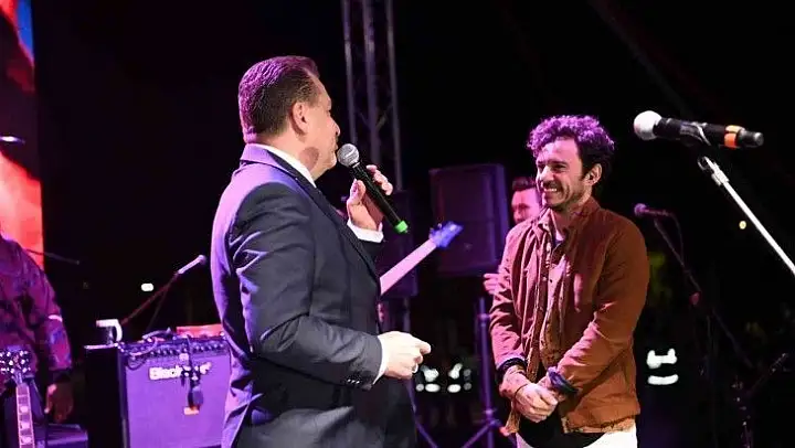 İsmail Özkan ve Buray Balıkesirlileri coşturdu