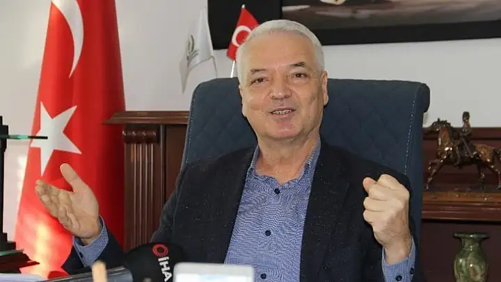 İstifa ettiği belediyeye başkan olarak döndü