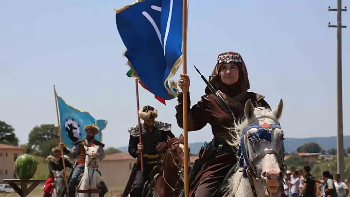 İvrindi'de rahvan at yarışı coşkusu