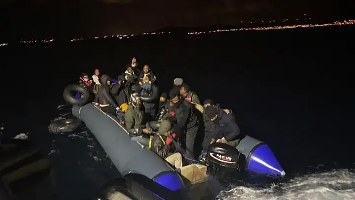 İzmir açıklarında 34 düzensiz göçmen kurtarıldı