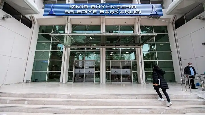 İzmir Büyükşehir Belediyesi ilk hizmet binasına döndü