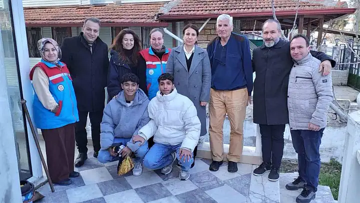 İzmir'de 'Bir İyilik Hareketi' projesiyle esnaf ve gençler el ele verdi