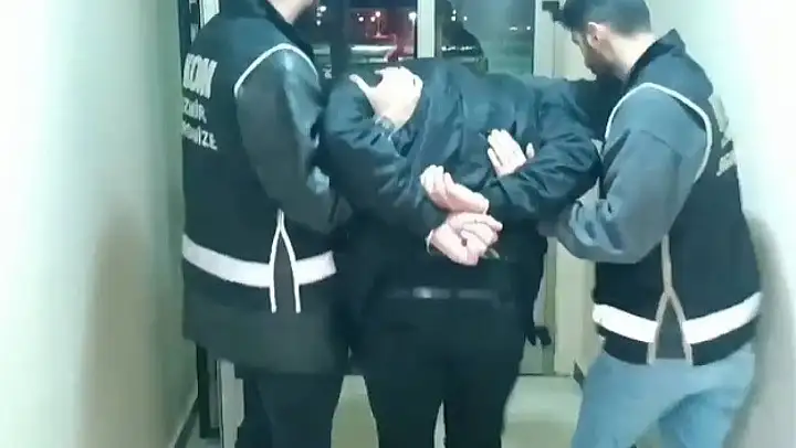 İzmir'de 'Maydonoz Döner'e FETÖ operasyonu: 50 gözaltı