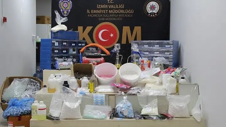 İzmir'de 10 milyon TL değerinde kaçak vücut geliştirme hapları ele geçirildi