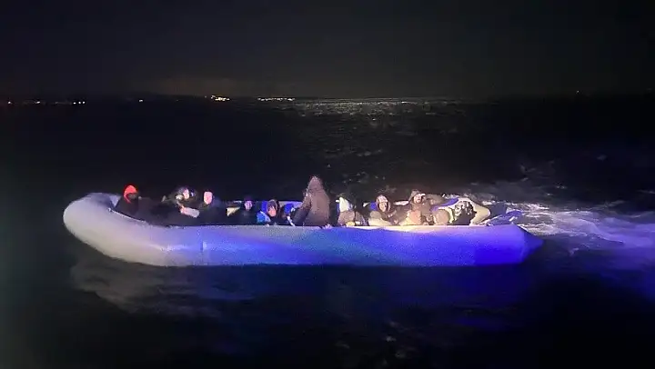 İzmir'de 28 düzensiz göçmen yakalandı