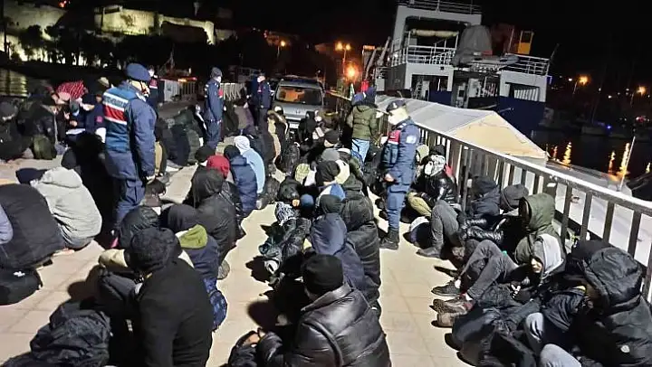 İzmir'de 5 göçmen kaçakçısı tutuklandı