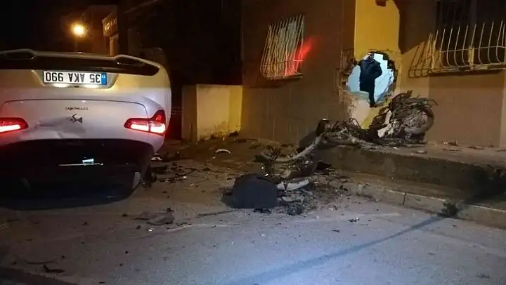 İzmir'de film sahnelerini aratmayan kovalamaca: İş yeri sahibi kovaladığı motosiklet hırsızı zanlısına otomobille çaptı: 1 ölü, 2 yaralı