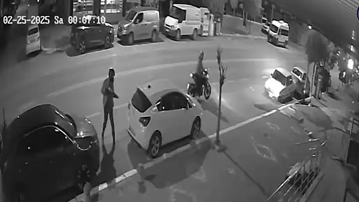 İzmir'de iş yerine tüfekle saldırı kamerada: 2 tutuklama