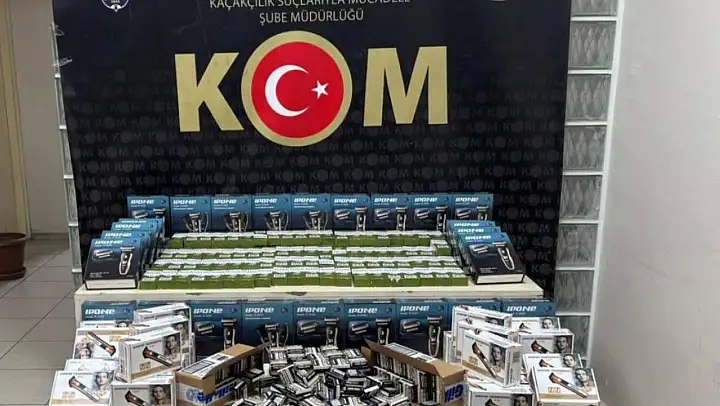 İzmir'de kaçakçılık operasyonlarında 2 tutuklama