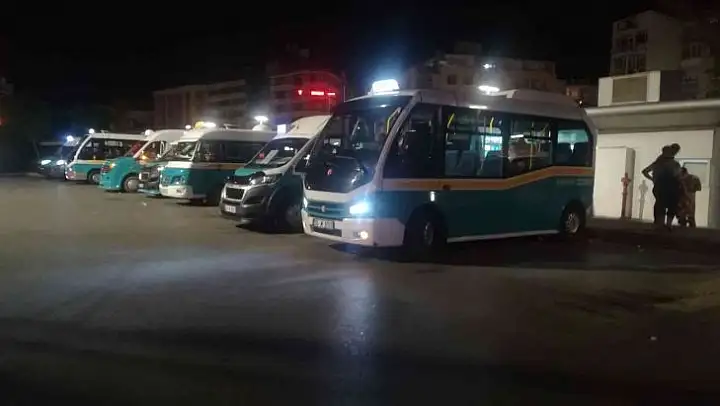 İzmir'de minibüs ücretlerine yüzde 25 zam: İndi-bindi 5 TL oldu