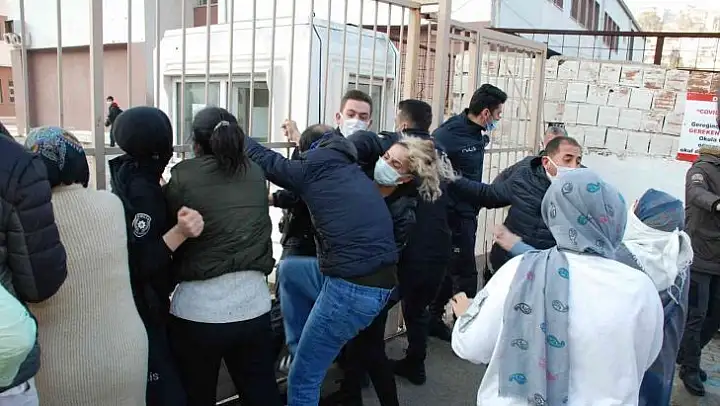 İzmir'de öğrencilere taciz iddiasında yeni gelişme: İdari soruşturma başlatıldı