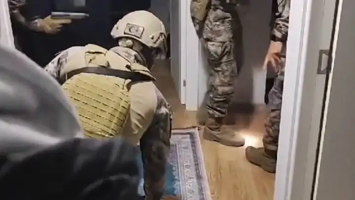 İzmir'de suç örgütüne operasyon: 23 gözaltı