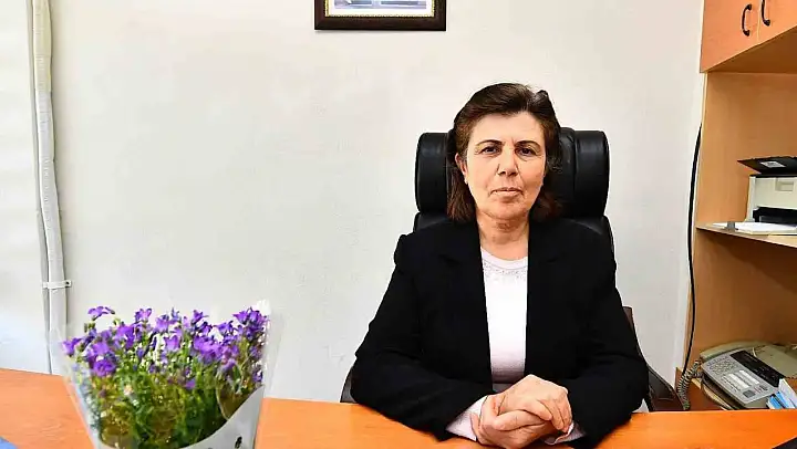 İzmir'in kadın muhtarlarına mor çiçekli sürpriz