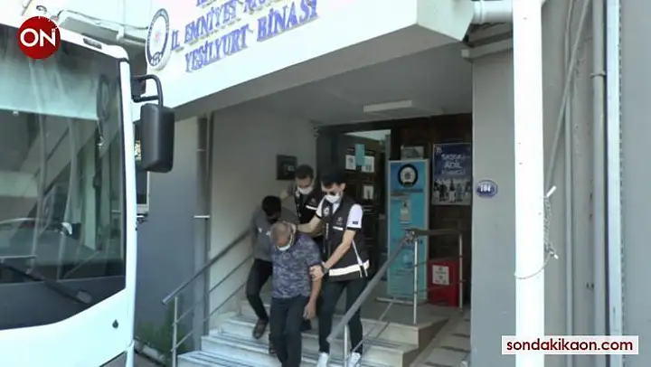 İzmir merkezli yasa dışı silah ticareti operasyonunda 11 tutuklama
