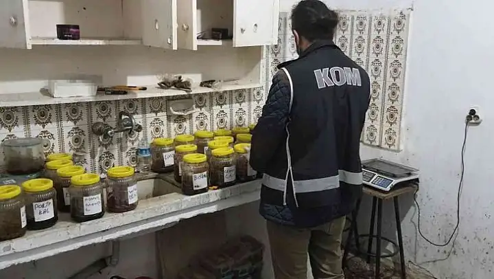 İzmir polisinden sigara kaçakçılarına operasyon