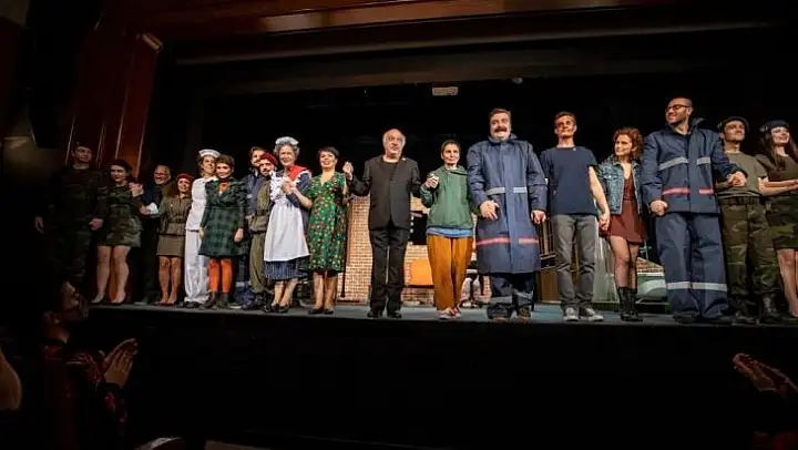 İzmir Şehir Tiyatroları'na pandemi arası